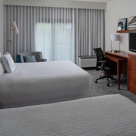 Courtyard By Marriott Jacksonville At The Mayo Clinic Campus/Beaches Esterno foto