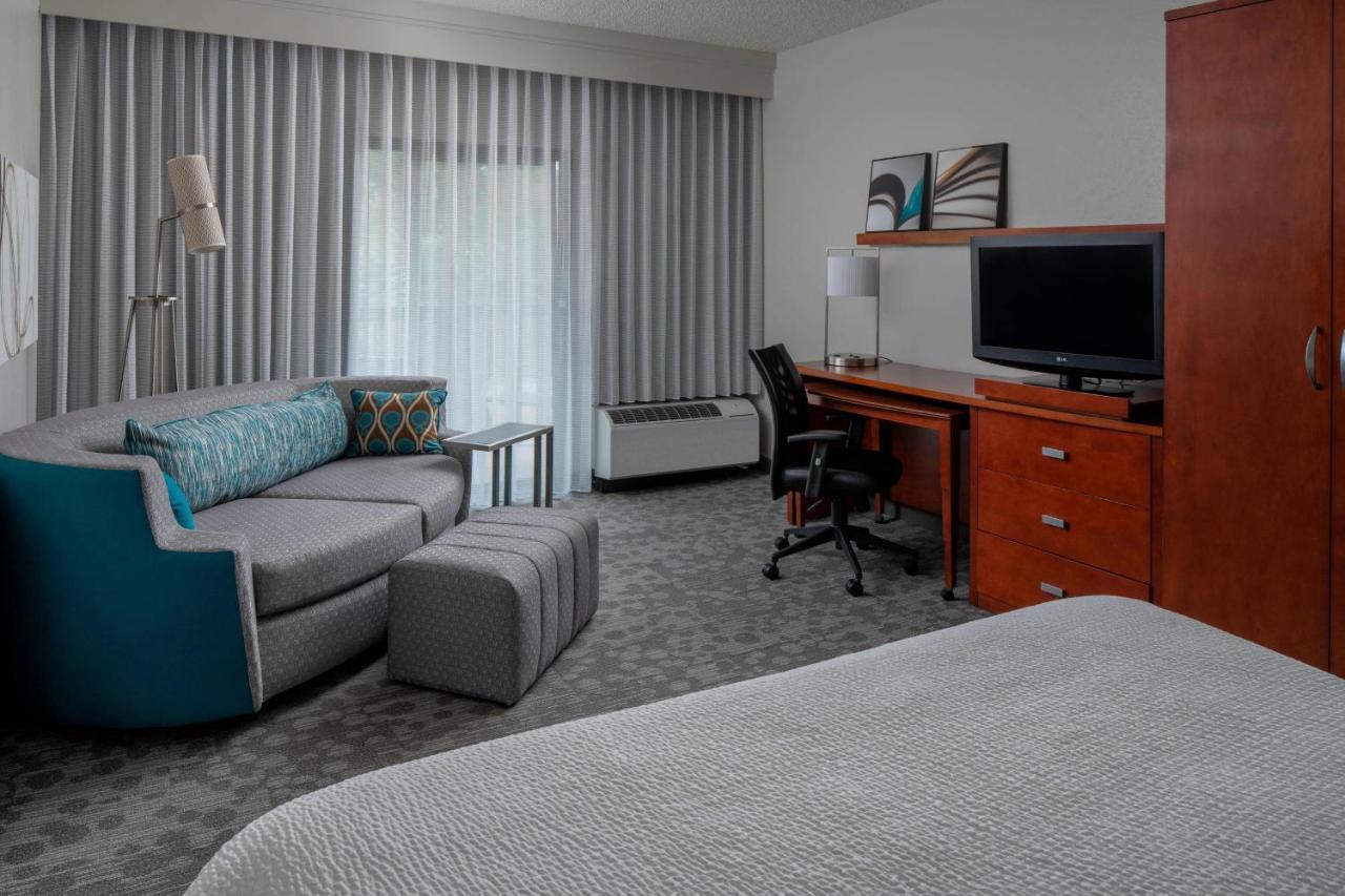 Courtyard By Marriott Jacksonville At The Mayo Clinic Campus/Beaches Esterno foto